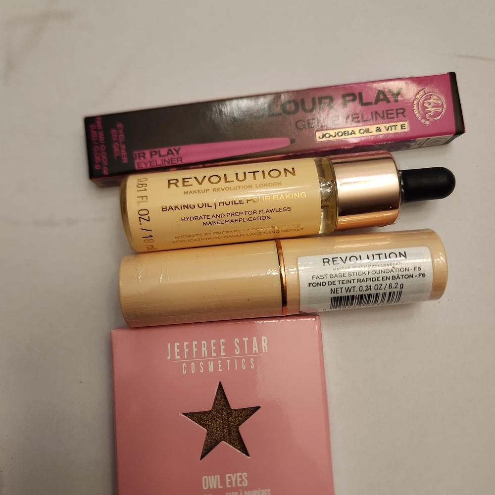 Revolution Baking Oil and Gel Eyeliner Set